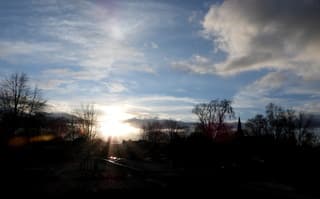 De zon schijnt aan de andere kant.