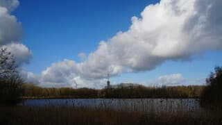 Wolkenstraat boven TV toren 
