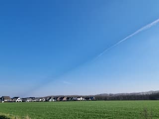 Mooie schaduw van contrails