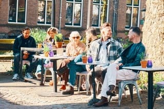 Lekker terrasweer zo in de zon en uit de wind