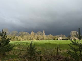 Een hagelbui boven Berghem