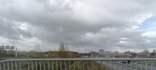 Dreigende wolkenbasis boven Roermond