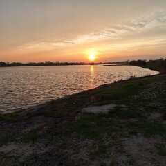 Schip onder zonsondergang