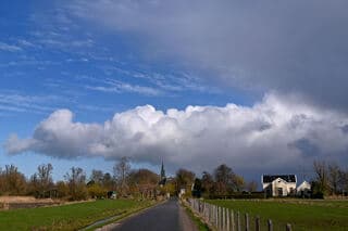 prachtige lucht boven krommeniedijk