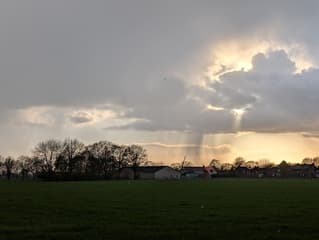 Je kan de hagel zien vallen