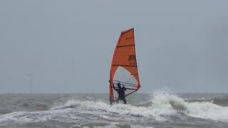 Steenkoude harde wind 