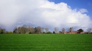 Prachtige buienlucht, zon en opklaringen in Werkhoven 