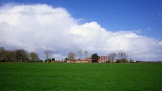 Zon, wolken buienlucht en opklaringen in Midden-Nederland 