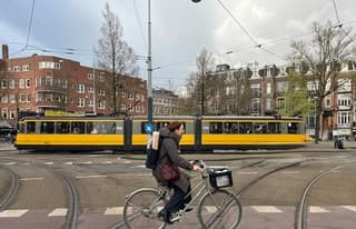Op de fietsmis het nog goed dik aankleden.