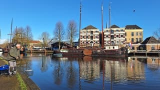 Een stralende ZON dag in Gouda; prima weer om een hengeltje uit te gooien