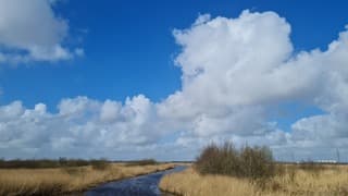 Dikke wind maar wel droog.