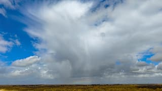 Hagelbui met regenboog