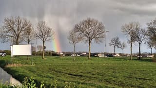 regenboog tussen valstrepen