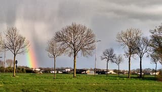 mooie lucht tegen de avond