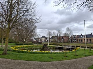 Mooie wolkenlucht, beetje zonnig, niet koud