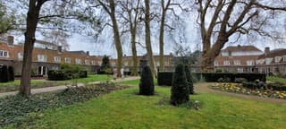 Bewolkt in bagijnhof 