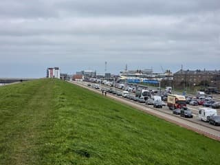 paasdrukte..bij de Texelse boot....