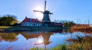 Wat een prachtige mooie zonnige zonopkomst.