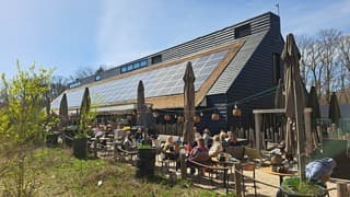 Uit de wind en in de zon is het best lekker 