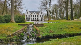 kasteel Staverden  met grijs weer