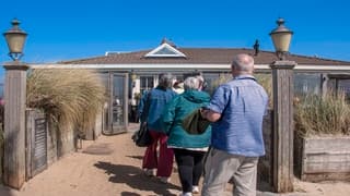 STEVIGE WIND AAN ZEE