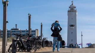 STEVIGE WIND AAN ZEE
