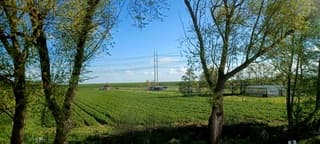Wolken met veel zon 