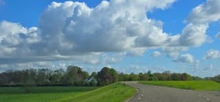 Mooie wolkendag , af en toe wat gespetter 