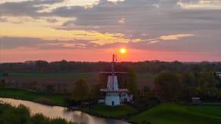 Lente zonsopkomst in Enspijk