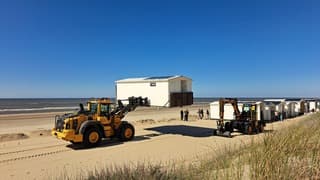 Vervoeren van de strandhuisjes 