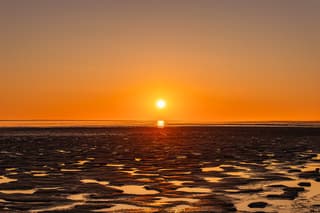 zonsopkomst Holwerd aan wad 22-04-2026