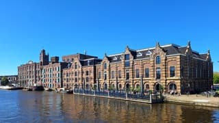 Strak blauwe lucht