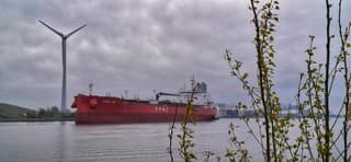 Bewolking en grijs op Noordzeekanaal vanmorgen vroeg 