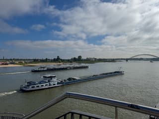 Lente aan de Waalkade 