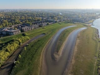 Uiterwaarden staan droog 