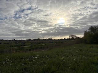 Zon door de wolken