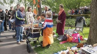 Goede handel op de Vrijmarkt. 