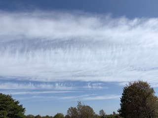 Wolken boven de Edesche heide