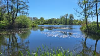 lucht en water staal blauw