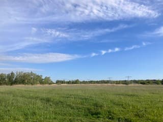 Blauwe lucht en wolkjes 