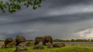 Onweer bij Hunebed D15.
