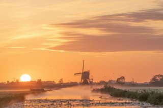 Zonsopkomst met nevel