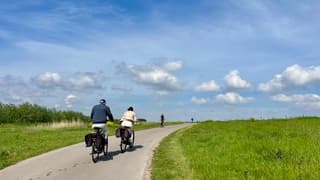Lekker fietsen langs de grienden en de polders op een mooie lentedag 