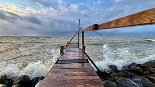 Onstuimig IJsselmeer 