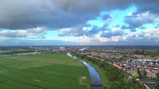 Buien trekken over Haarlem vanmorgen vroeg 