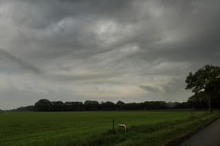 ☁️ Een zeldzaam spektakel in de lucht vandaag in Salland!  