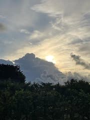 Het zonnetje komt er doorheen in Burgh haamstede