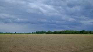 Schitterende buitenlijn en buienlucht in Midden-Nederland 