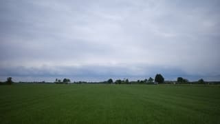 Buienlucht in Midden-Nederland tweede helft middag 