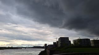 zware regenbui komt over Nijmegen